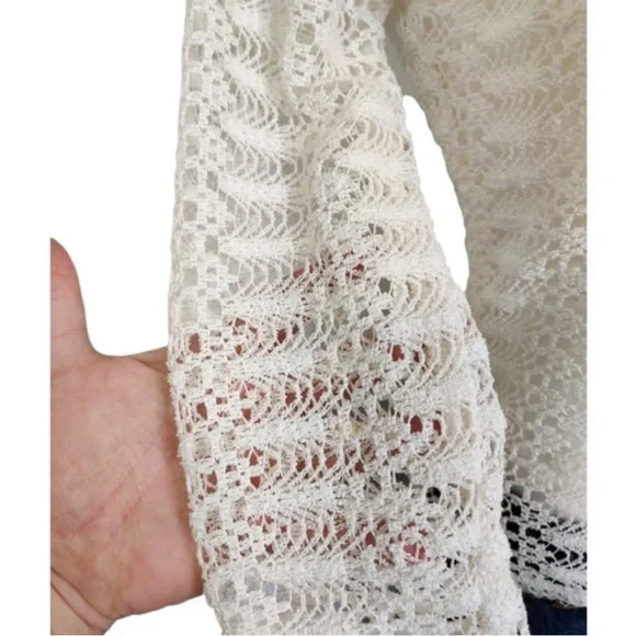 Rampage Crocheted Lace Keyhole Tie Bell Sleeve Blouse EUC sz S - Picture 2 of 14